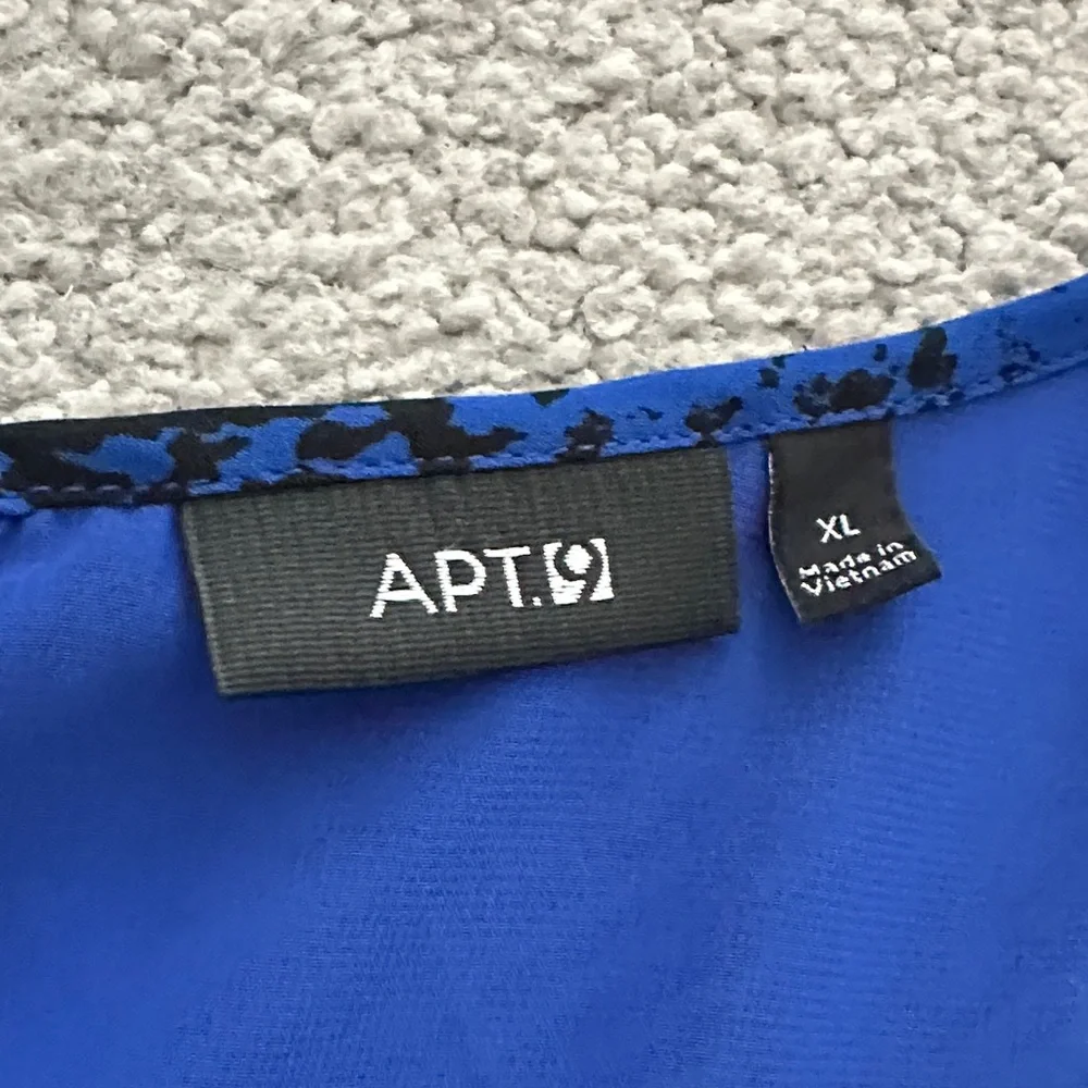 Apt. 9 Women's Blue and Black Patterned Blouse - Picture 2 of 7